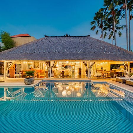 Villa Kalis, 10 Bedroom Family And Group Villa Seminyak Kültér fotó